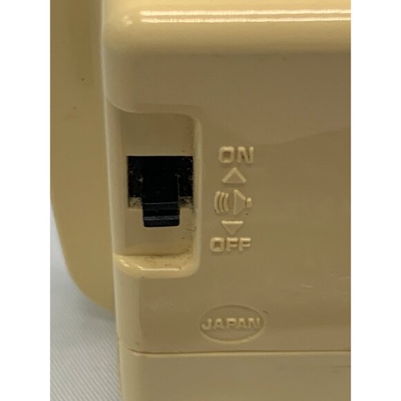 Vintage Bulova Quartz Japan-Made Alarm Clock Beige & Gold 3.5" Roman Numerals - Picture 6 of 8